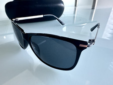 Victoria Beckham women's sunglasses - black