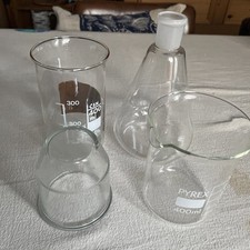 4 x  Laboratory Glass Beaker Chemistry Science 2 x 300 ml and small beaker 