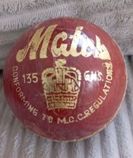 Match Crown Cricket 135 G.M.S confirming to M.C.C. regulations Ball Red  5.5oz 