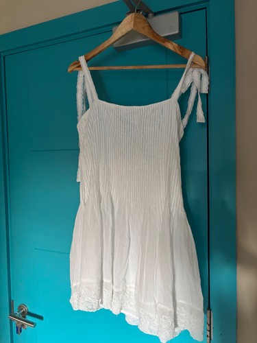 Zara white pleated and - , frilly