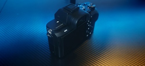 Sony alpha mirrorless - a7,