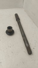 Yamaha XT 600 XT600 3TB Front Wheel Spindle & Spacer