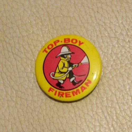 Top boy fireman vintage - boy, pin