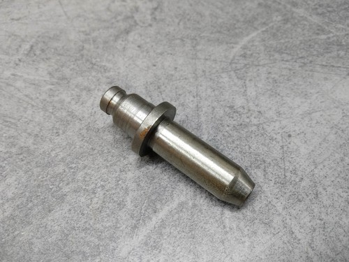 Exhaust valve guide for
