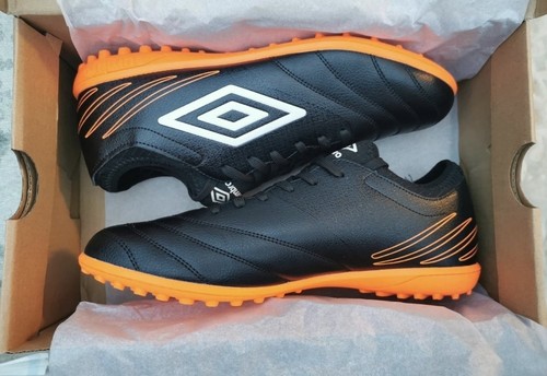 Umbro men astro turf - men’s,