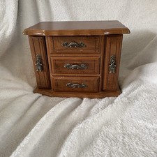 Vintage Hudsons Wooden Jewelry
