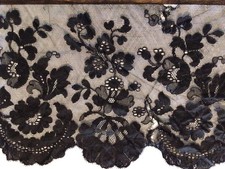 Antique black lace border - black,