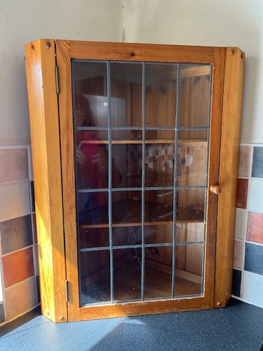 Pine and glass - glass, corner