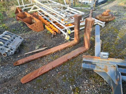 Pallet tines from ton lift - 6,