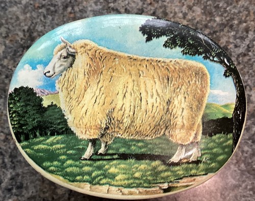 Vintage small tin - vintage,