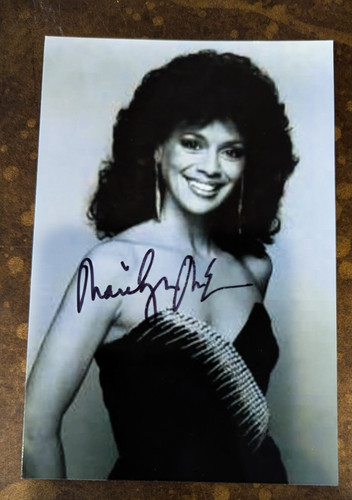 Marilyn mccoo hand signed - marilyn,