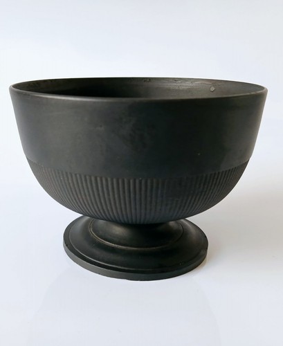Wedgwood black basalt - black,