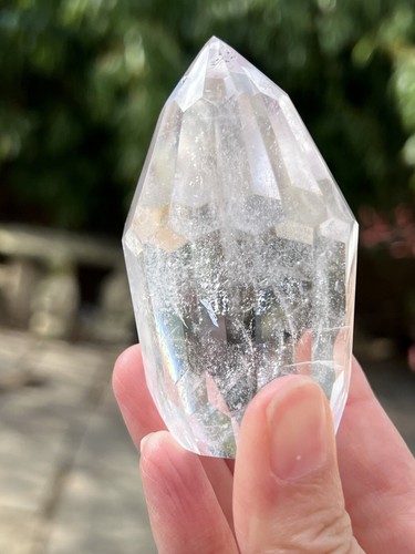 Clear quartz hand - clear,