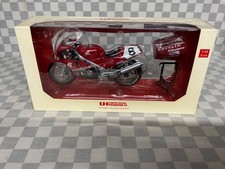1/12 UNIVERSAL HOBBIES HONDA RC 30 CARL FOGARTY  # 8
