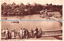 R225132 Boating Lake Egerton