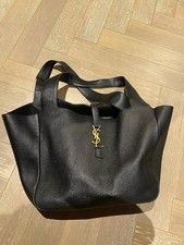 Saint Laurent LE 5 À 7 BEA IN GRAINED LEATHER Black Bag