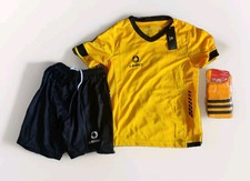 BNWT Unisex Football Training Kit. Yellow & Black, Size 9-10