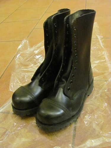 Black leather hole - black, 10