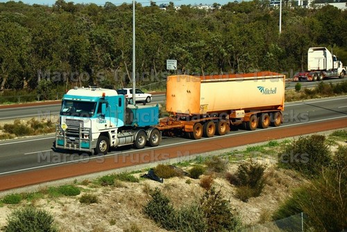 Truck photo freightliner - truck,