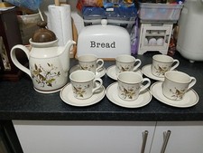 VINTAGE LAMBETHWARE ROYAL