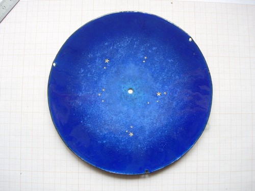 Enamel dial with date display