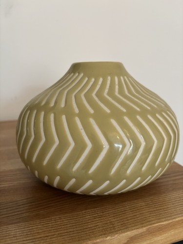 Next mustard green - next, mustard/green