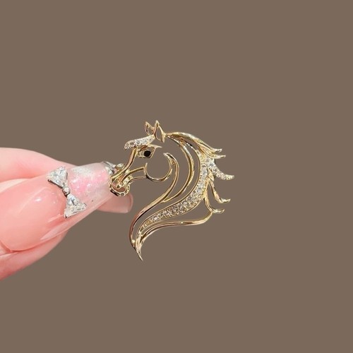 Simple exquisite hollow horse - exquisite,