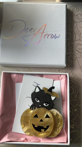 Deer arrow pumpkin cat brooch - deer,