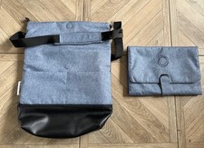 Bugaboo shoulder tote style changing bag, Nearly new condition. Blue