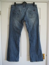 Y2K Early 2000`s Vintage Oasis