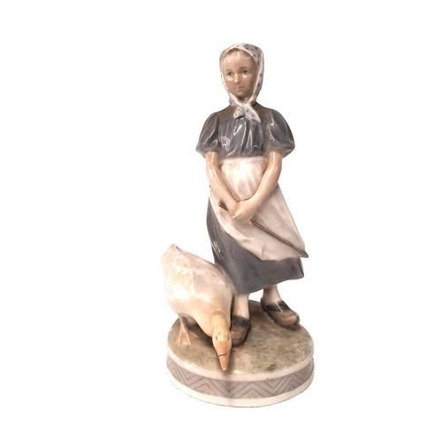 Royal copenhagen 527 girl - 527,