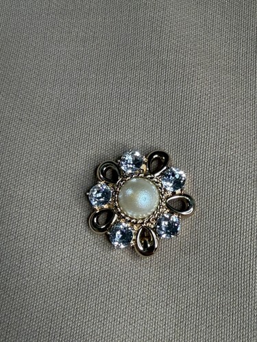 Pierre lang brooch pin - pierre,