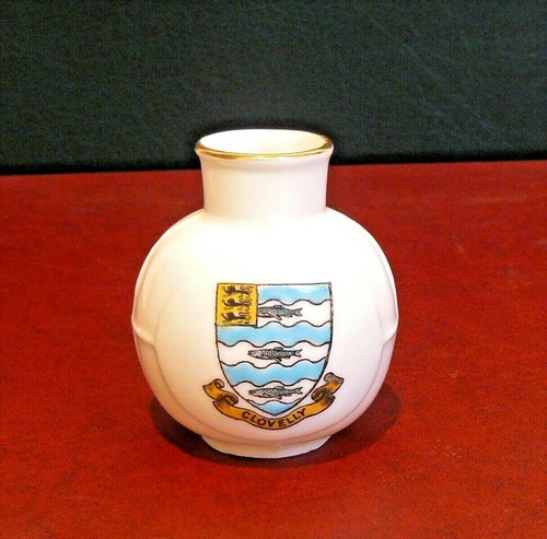 Goss crested china - goss, model
