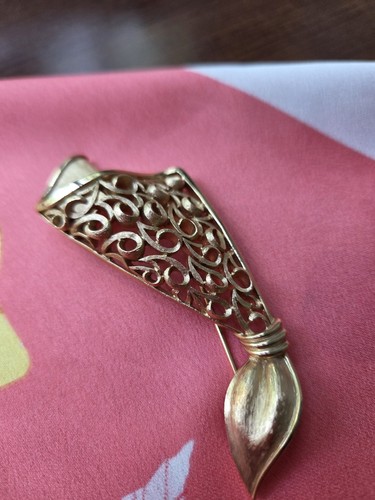 Vintage crown trifari - vintage,