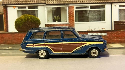 Vintage corgi toys ford consul - corgi,
