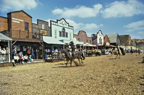American adventure theme park - theme,