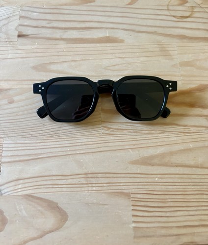 Black round polarised - black,