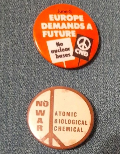 Cnd and war - cnd, badges