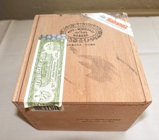 WOODEN SQUARE CIGAR BOX -