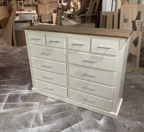 Handmade crown chest - 4+8, of