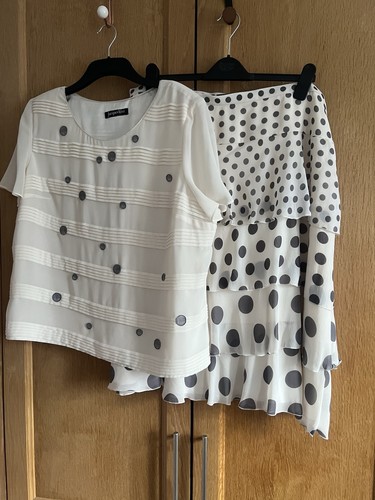 Womens outfit size 22 - outfit, 20/22