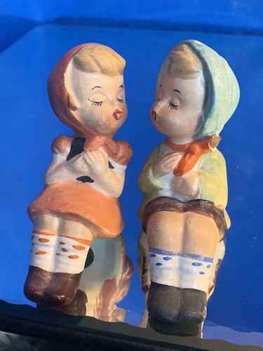 Vintage kissing dutch boy - vintage,