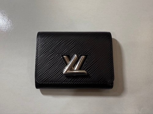 Authenticated good condition - good,