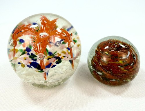 Vintage art glass paperweight - glass,