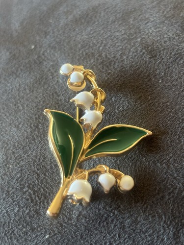 Snowdrop striking new brooch - striking,