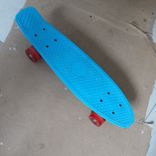 Smyths toys skateboard 57cm - smyths,