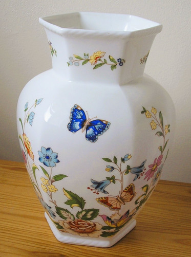 Past times vase - past, 16