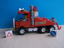 Lego breakdown truck model