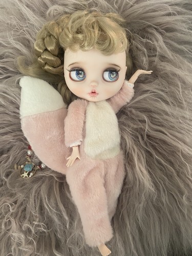 Blythe doll - 💖,
