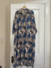 Ladies Free Size Blue Patterned Collared Moroccan Abaya Brand New